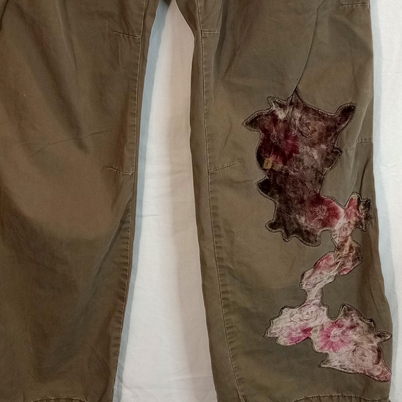 Y2K Vintage Express Cargo Pants Green Beaded Pockets Flower Patches Women's 10 - Picture 3 of 7